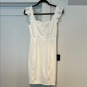 Elegant White Sleeveless Dress